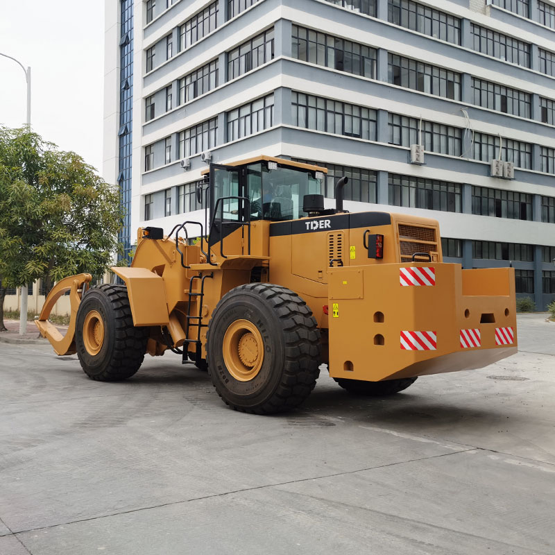 Máquina cargadora de troncos de 18 toneladas para trabajos forestales pesados.