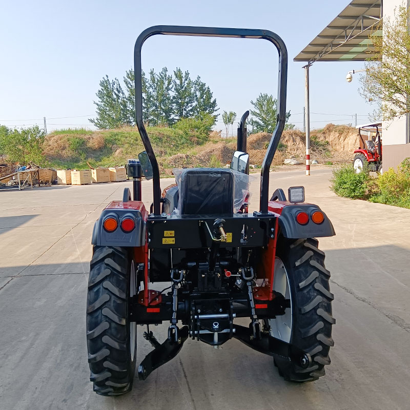 Tractor agrícola de 40 CV para trabajos agrícolas generales.