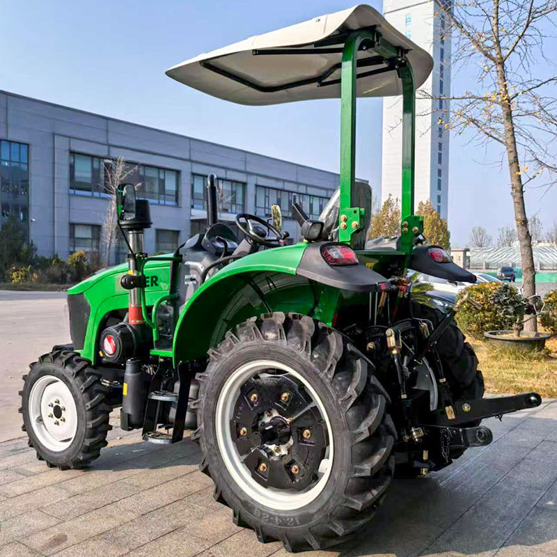 Tractor agrícola de 90 CV con transmisión de 12 marchas adelante y 12 marchas atrás.