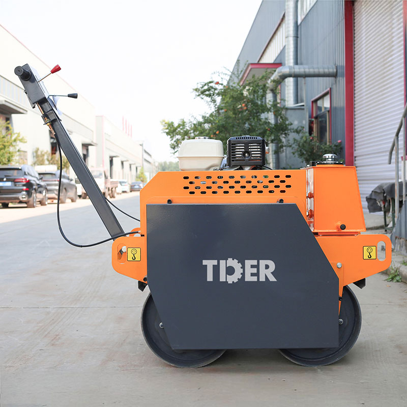 Rodillo compactador de doble tambor de 600 kg con motor japonés.