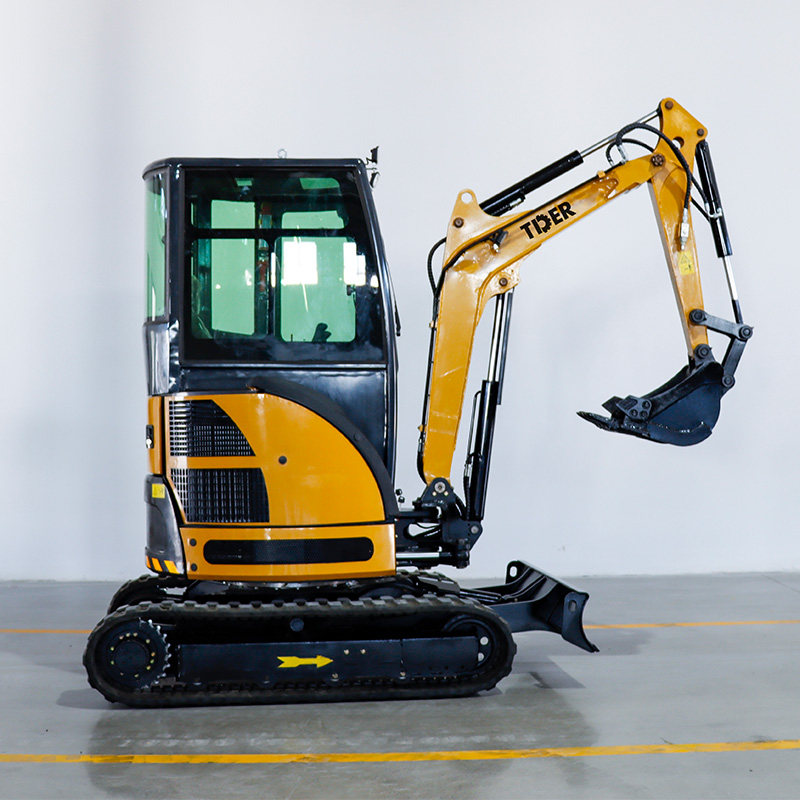 Miniexcavadora de 3 toneladas con sistema hidráulico con detección de carga.